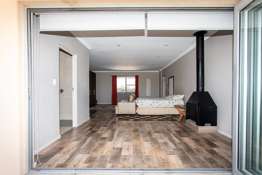 6 Bedroom Property for Sale in Vredekloof Heights Western Cape